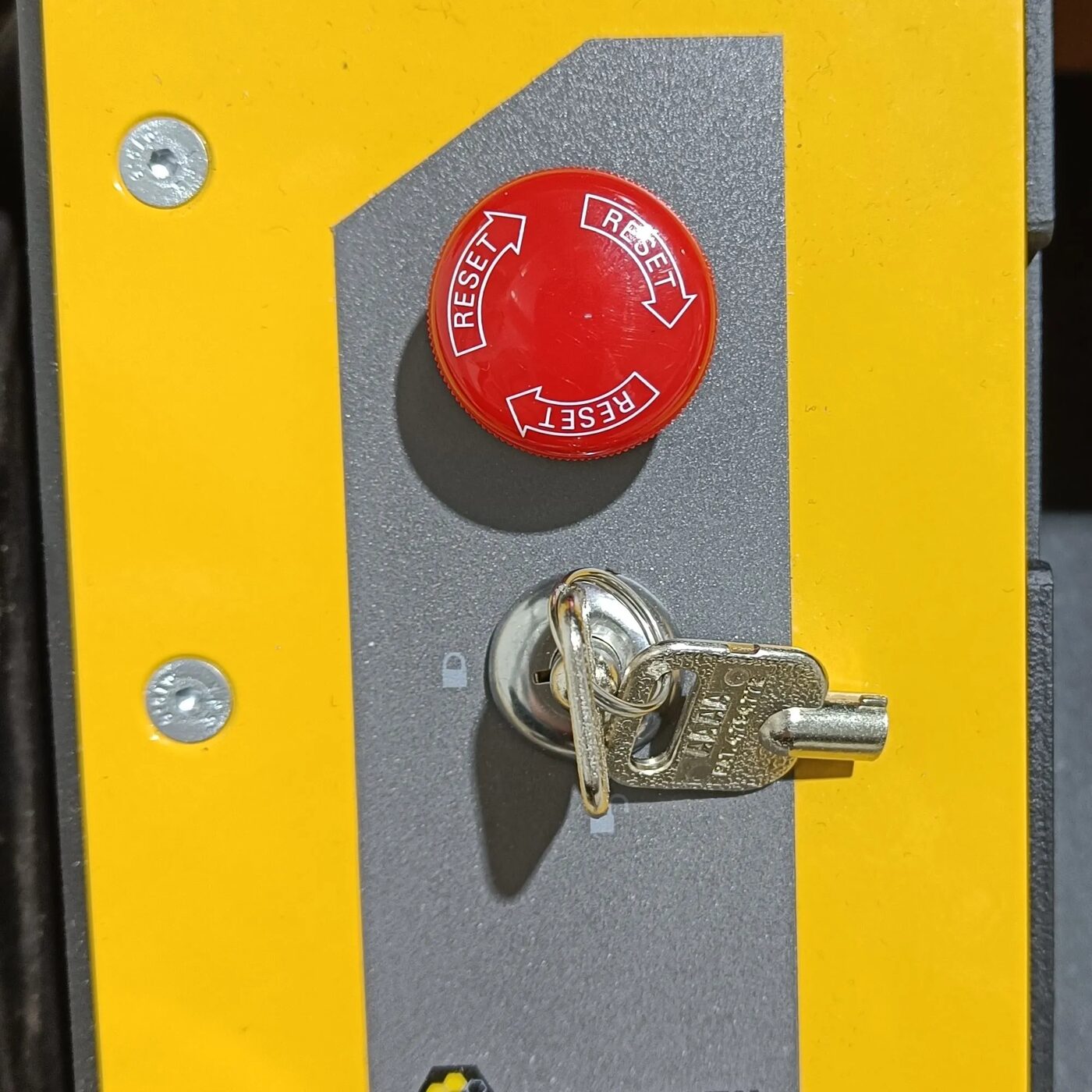 Husky emergency switch release